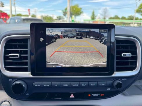 Used 2023 Hyundai Venue Limited FWD image 26