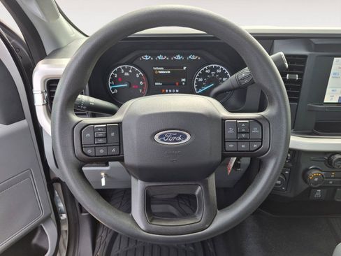 Used 2025 Ford F250 XL AWD/4WD image 25