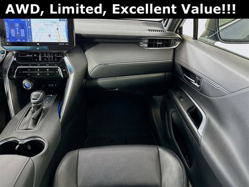 Used 2021 Toyota Venza Limited image 25