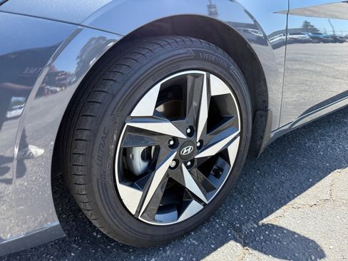 Used 2023 Hyundai Elantra Limited FWD image 26