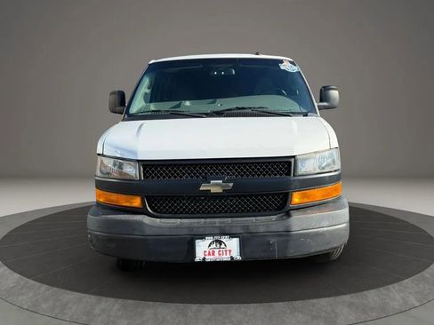 Used 2014 Chevrolet Express 2500 image 2