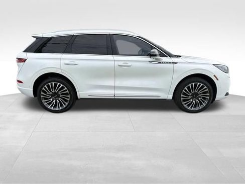 Used 2022 Lincoln Corsair Reserve w/ Equipment Group 201A AWD/4WD image 8