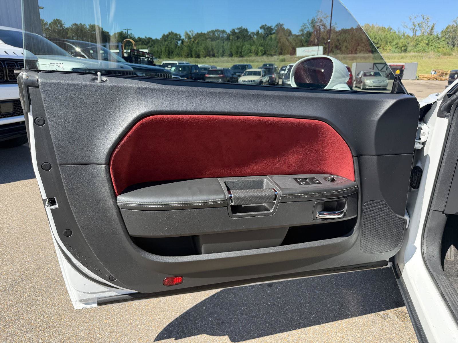 Used 2013 Dodge Challenger SRT8 w/ Harman Kardon Audio Group RWD image 16