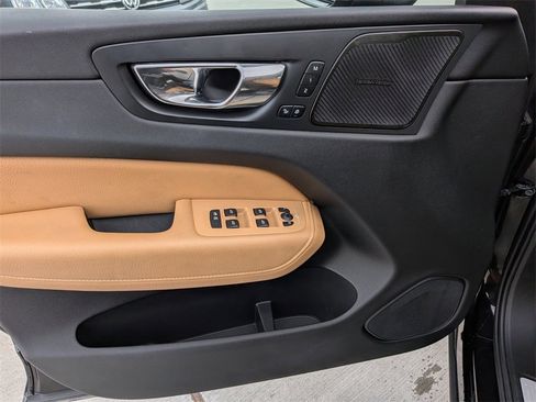 Used 2020 Volvo XC60 T5 Inscription image 9