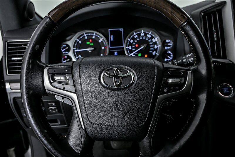 Used 2020 Toyota Land Cruiser Heritage Edition AWD/4WD image 27