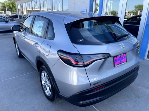 Certified 2025 Honda HR-V LX image 2