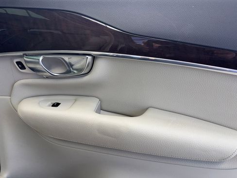 Used 2019 Volvo XC90 T5 Momentum w/ Multimedia Package image 47