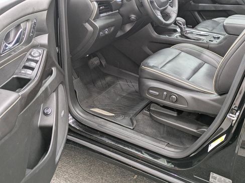 Used 2023 Chevrolet Traverse Premier w/ Redline Edition image 39