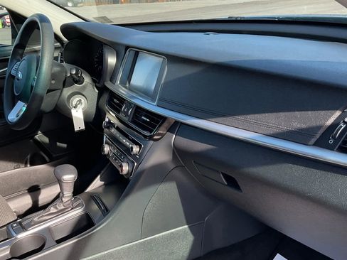 Used 2020 Kia Optima LX image 33