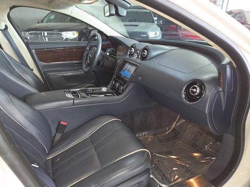 Used 2011 Jaguar XJ L Supercharged image 31