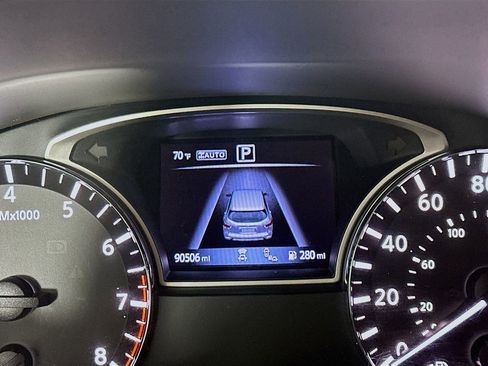 Used 2020 Nissan Pathfinder Platinum image 15