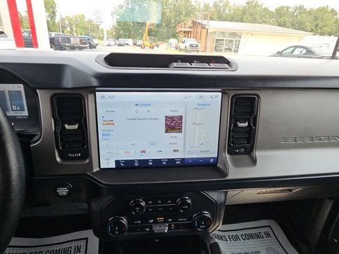 Used 2022 Ford Bronco Outer Banks image 19