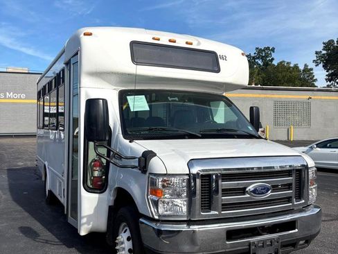 Used 2017 Ford E-450 and Econoline 450 Super Duty w/ Shuttle Bus Prep Package image 5