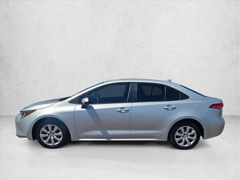 Used 2020 Toyota Corolla LE w/ Carpet Mat Package (TMS) FWD image 3