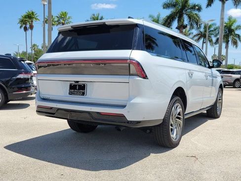 Certified 2025 Lincoln Navigator L Reserve AWD/4WD image 6