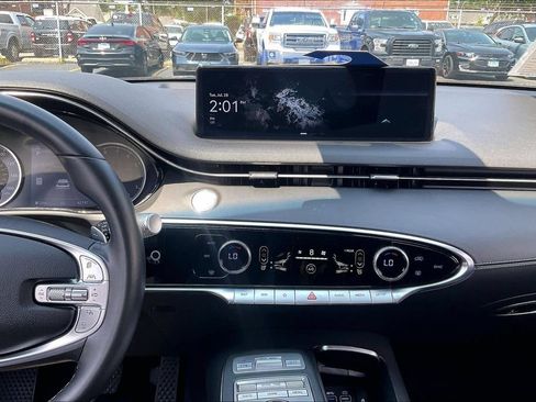Used 2025 Genesis GV70 2.5T AWD/4WD image 5