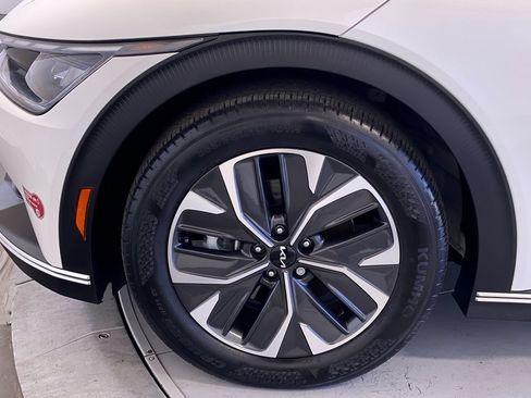 Used 2024 Kia EV6 Light RWD image 12