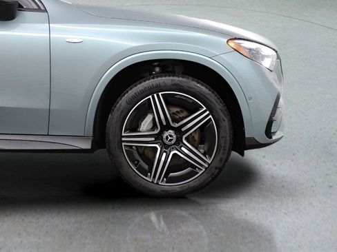 Used 2025 Mercedes-Benz GLC 350e 4MATIC image 37