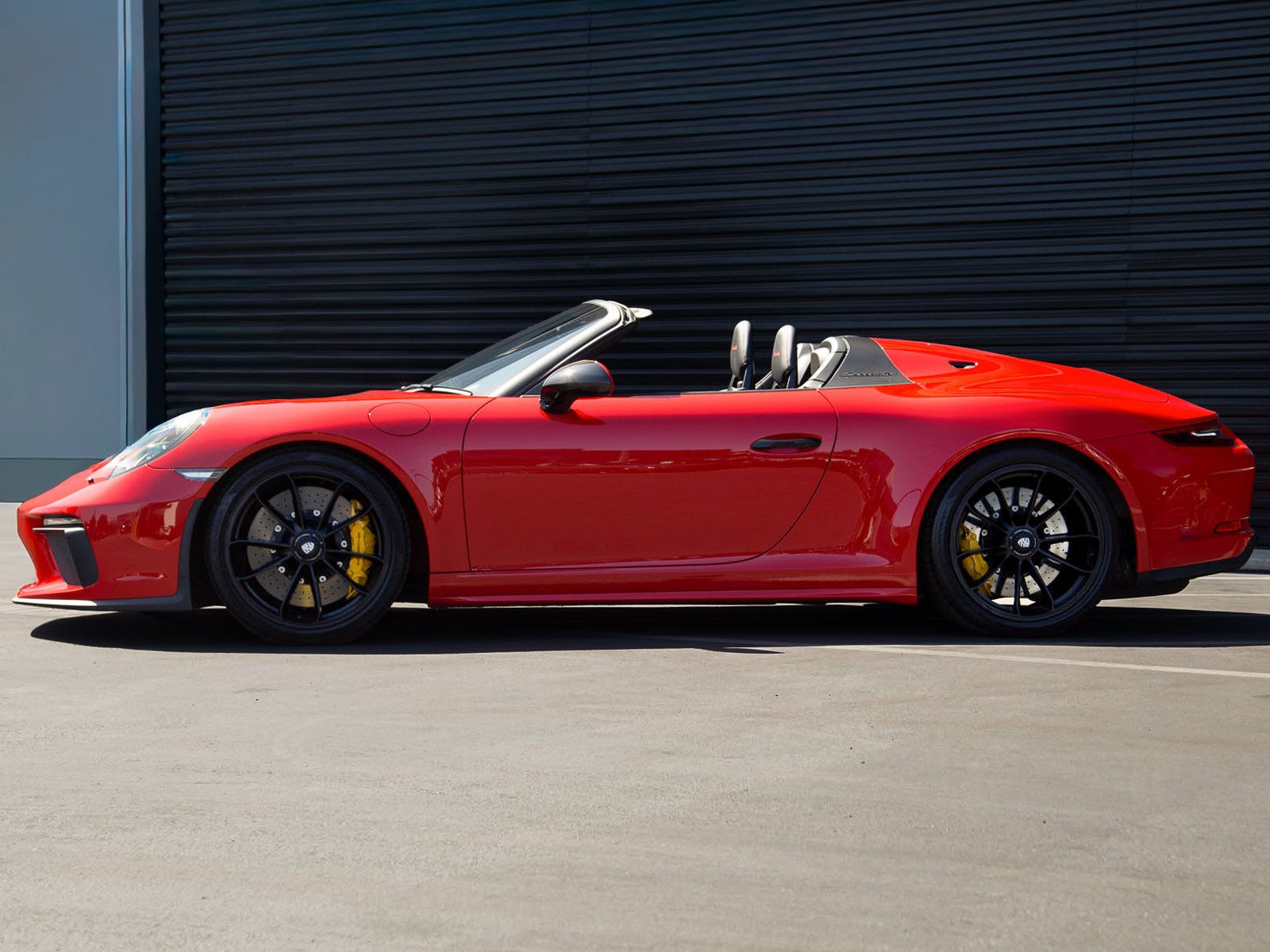 Used 2019 Porsche 911 Speedster RWD image 2