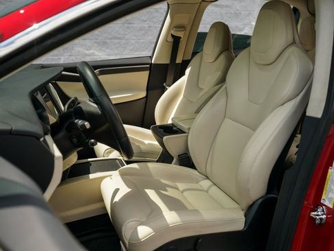 Used 2018 Tesla Model X 100D image 22