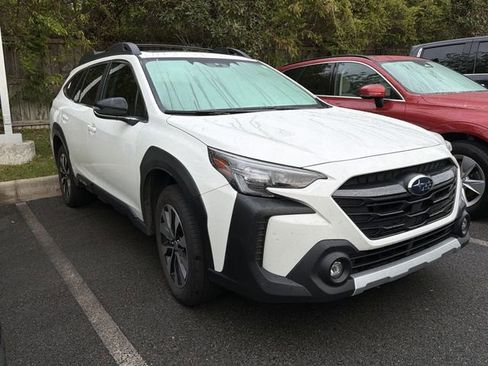 Used 2025 Subaru Outback Limited image 3