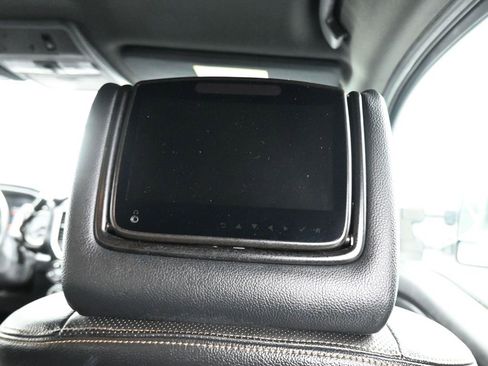 Used 2019 Nissan Titan SL w/ Midnight Edition image 43