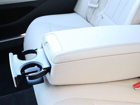 Used 2016 BMW 740i RWD image 24