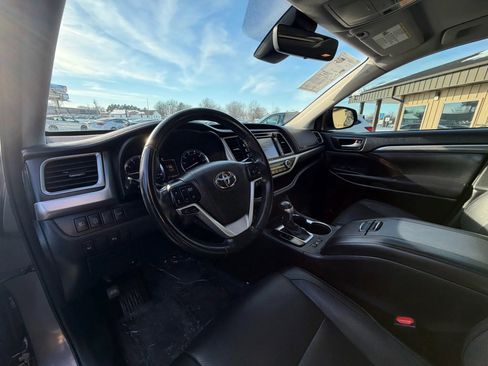 Used 2018 Toyota Highlander Limited image 14