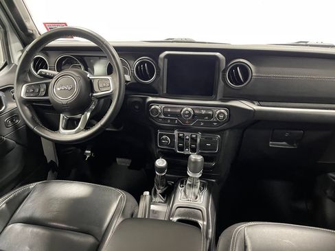 Used 2019 Jeep Wrangler Unlimited Sahara AWD/4WD image 29