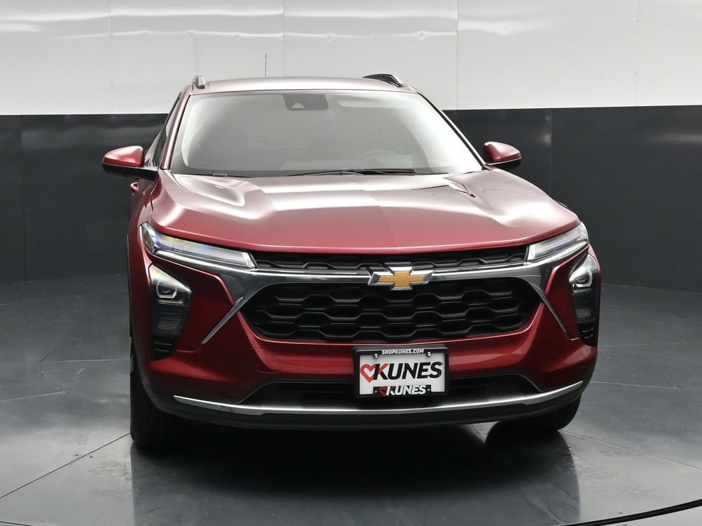 Used 2025 Chevrolet Trax LT w/ LT Convenience Package FWD image 5