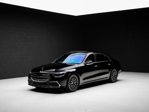 Used 2023 Mercedes-Benz S 580 4MATIC Sedan image 4