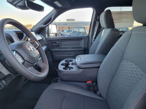 New 2026 RAM 2500 Tradesman w/ Safety Group AWD/4WD image 7