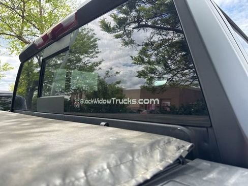 Used 2022 GMC Sierra 2500 Denali AWD/4WD image 9