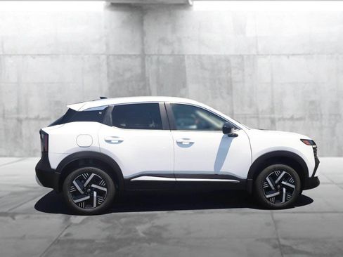 New 2026 Nissan Kicks SV FWD image 5