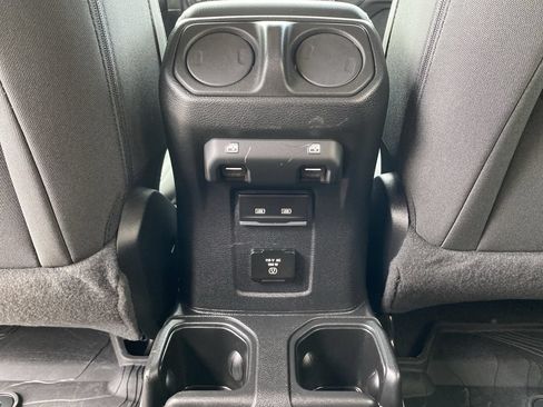 Used 2022 Jeep Wrangler Unlimited Sahara AWD/4WD image 27
