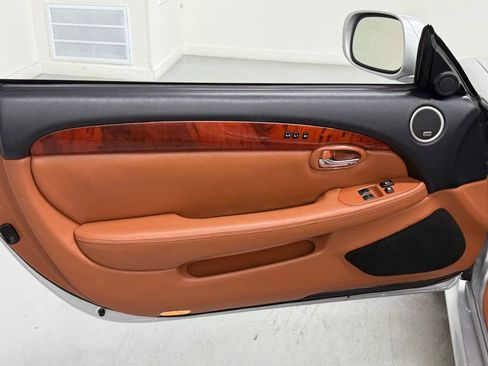 Used 2010 Lexus SC 430 Convertible image 19