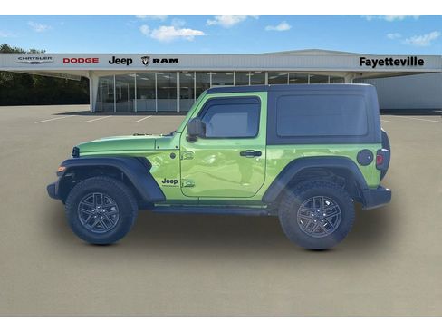 Used 2025 Jeep Wrangler Sport image 6