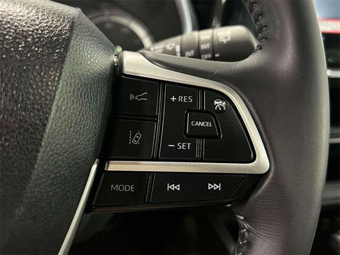 Used 2022 Toyota Highlander XLE image 24