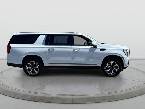 Used 2026 GMC Yukon XL Denali Ultimate AWD/4WD image 9