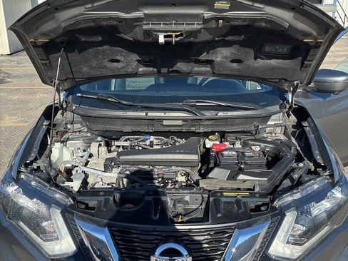 Used 2017 Nissan Rogue SV w/ SV Premium Package image 24