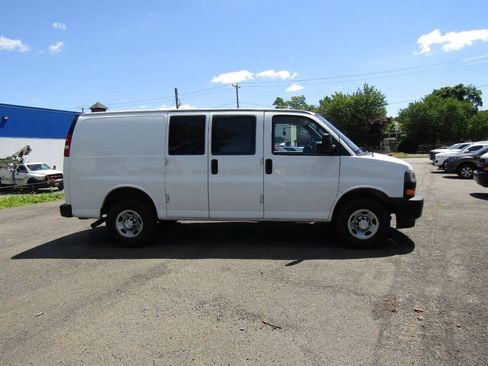 Used 2021 Chevrolet Express 2500 w/ Driver Convenience Package RWD image 7