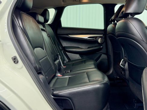 Used 2019 INFINITI QX50 Essential w/ Proactive Package image 12