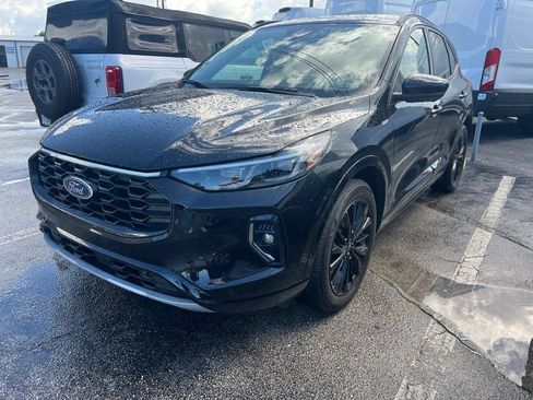 Used 2023 Ford Escape ST-Line Elite AWD/4WD image 2
