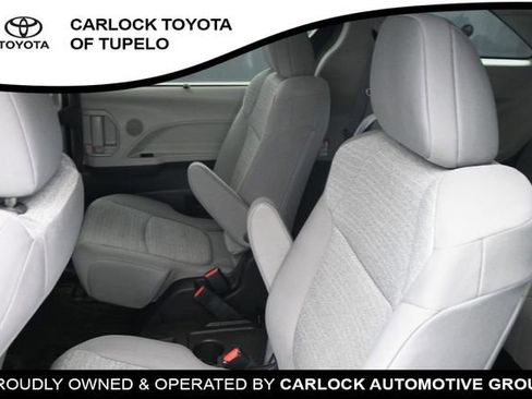 Used 2022 Toyota Sienna LE FWD image 29