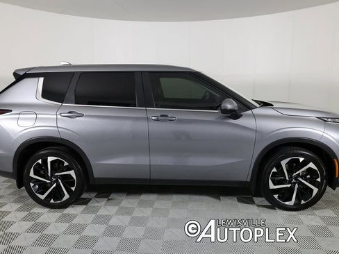 Used 2024 Mitsubishi Outlander SE image 4