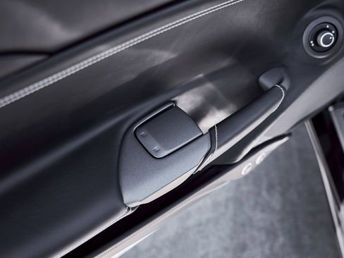 Used 2018 Ferrari 488 Spider image 35