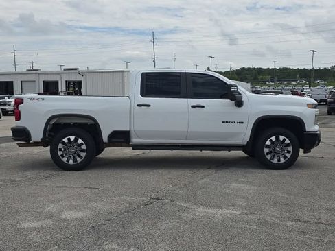Used 2024 Chevrolet Silverado 2500 Custom w/ Custom Convenience Package AWD/4WD image 6