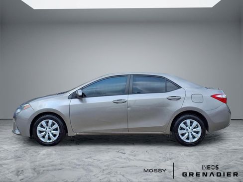 Used 2015 Toyota Corolla LE FWD image 5