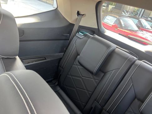 Used 2024 Volkswagen Atlas SE AWD/4WD image 33