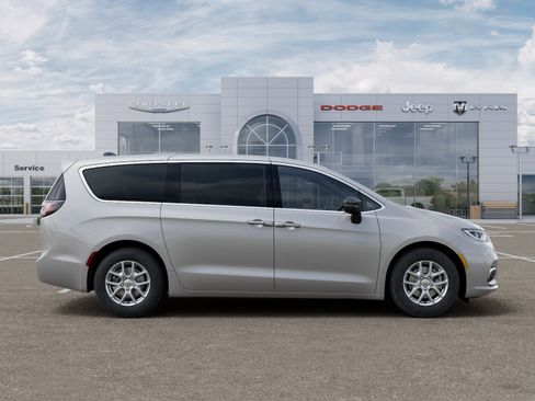 New 2026 Chrysler Pacifica Select image 49